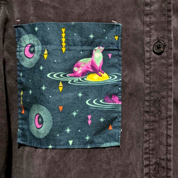 Custom Universal Thread Shirt (M) - Space Otter - Picture 3 of 4